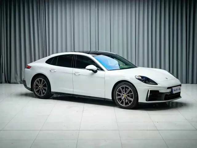 Porsche Panamera — Фото автомобиля 6