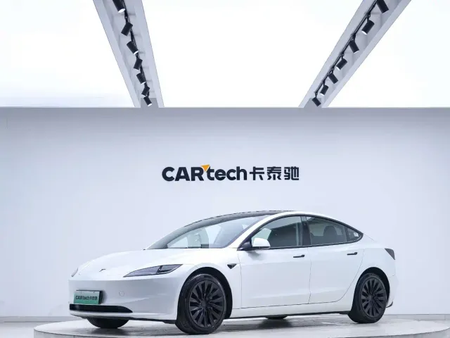Фотография автомобиля — Tesla Model 3