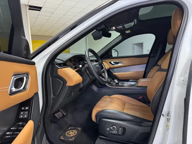 Land Rover Range Rover Velar 2023 250PS Gloss Black Collector's Edition — Фото автомобиля 4