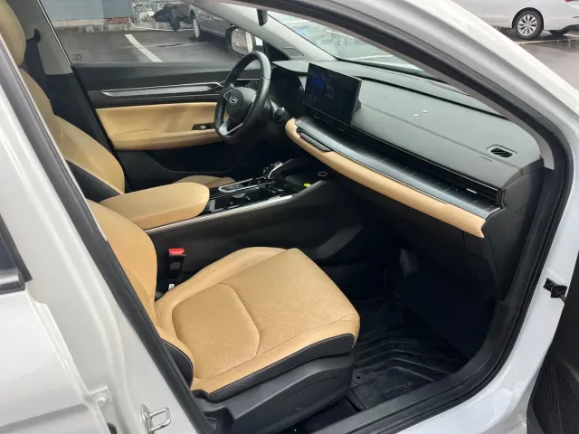 Geely Emgrand L — Фото автомобиля 10