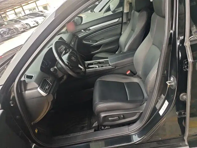 Honda Accord — Фото автомобиля 14