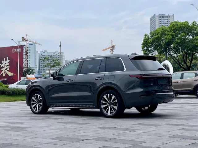 Li Auto ONE — Фото автомобиля 5