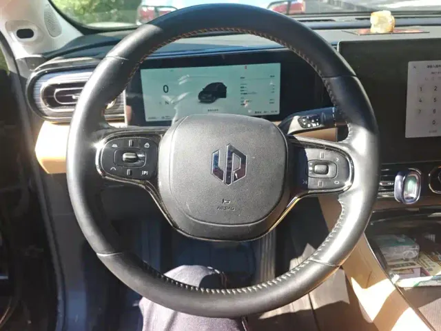 Leapmotor C11 — Фото автомобиля 15