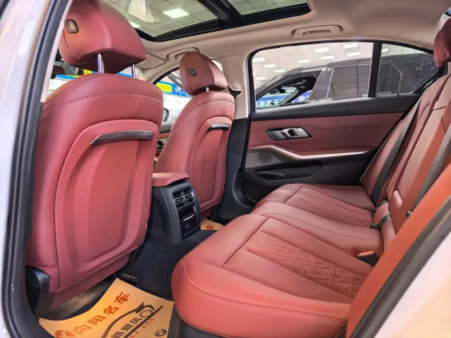 BMW 3 Series — Фото автомобиля 12