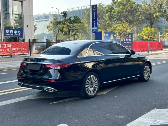 Mercedes-Benz E-Class — Фото автомобиля 6