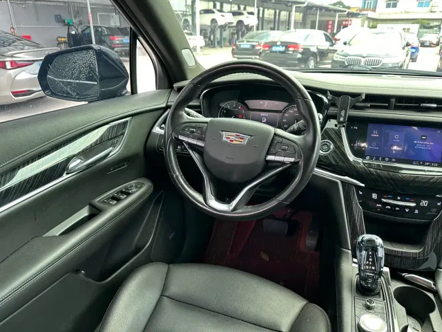 Cadillac XT6 — Фото автомобиля 14