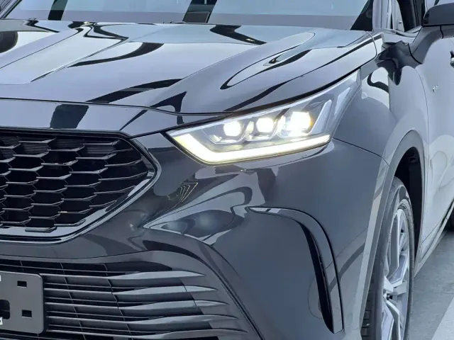 Toyota Crown Kluger — Фото автомобиля 9