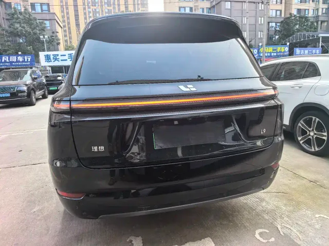 Li Auto L9 — Фото автомобиля 17