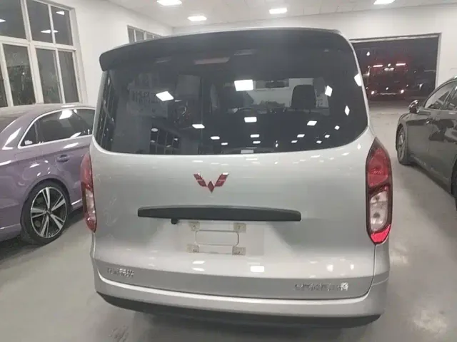 Wuling Hongguang — Фото автомобиля 5