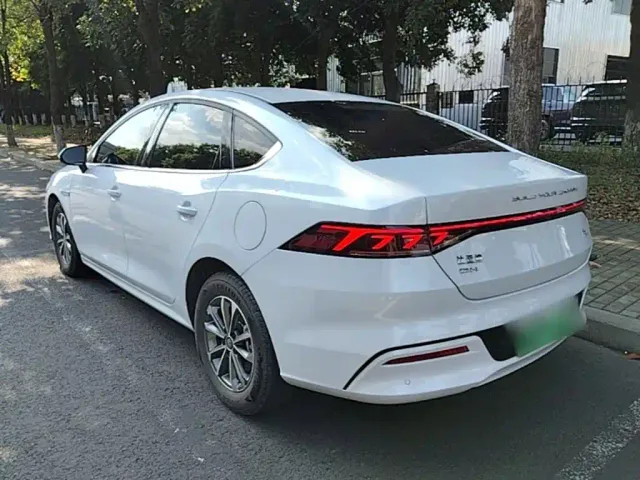 BYD Qin PLUS — Фото автомобиля 4