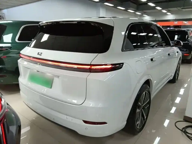 Li Auto L7 — Фото автомобиля 6