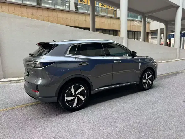 Changan Qiyuan Q05 — Фото автомобиля 6