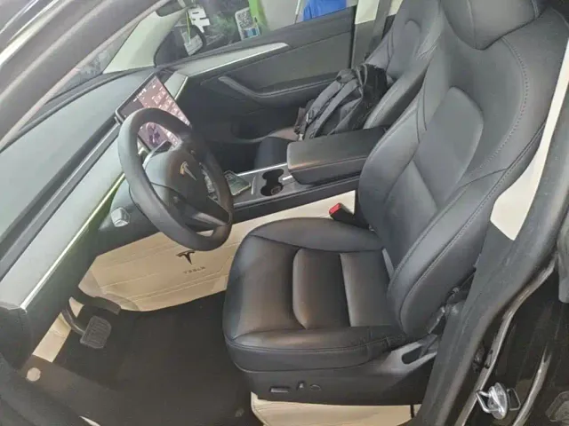 Tesla Model Y — Фото автомобиля 14