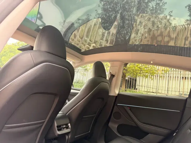 Tesla Model Y — Фото автомобиля 14