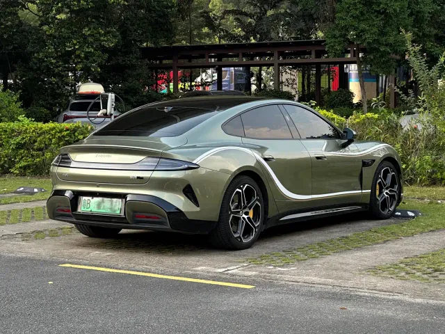 Xiaomi SU7 — Фото автомобиля 9