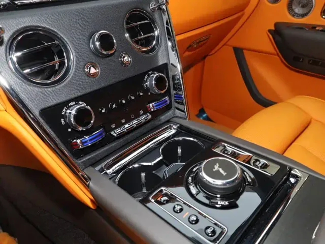 Rolls-Royce Cullinan — Фото автомобиля 6