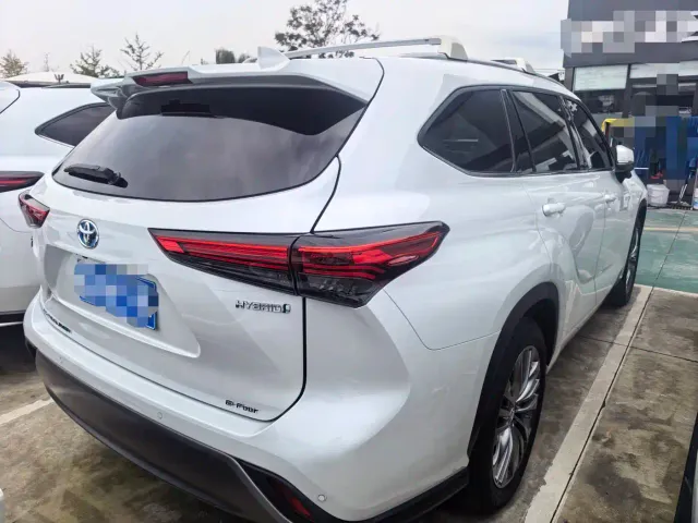 Toyota Highlander — Фото автомобиля 8