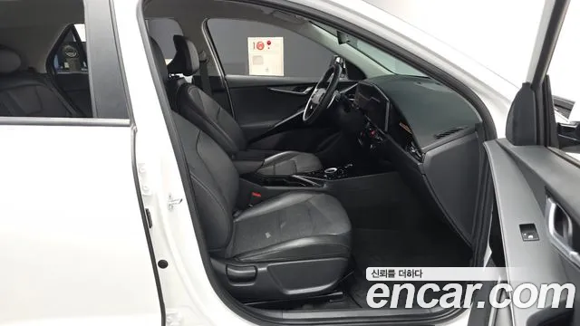 Kia Niro New — Фото автомобиля 17