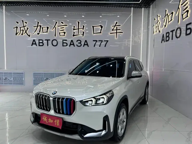 Фотография автомобиля — BMW X1