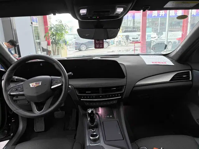 Cadillac CT5 — Фото автомобиля 10