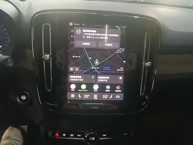 Volvo XC40 — Фото автомобиля 12