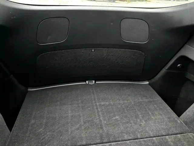 Tesla Model Y — Фото автомобиля 8