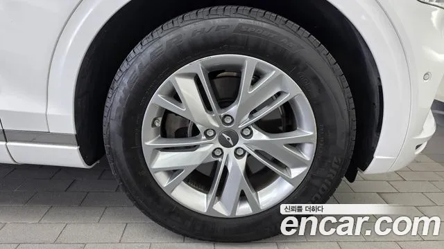 Genesis GV70 — Фото автомобиля 6