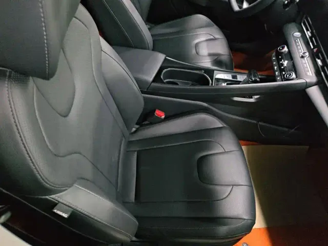 Hyundai Elantra — Фото автомобиля 24