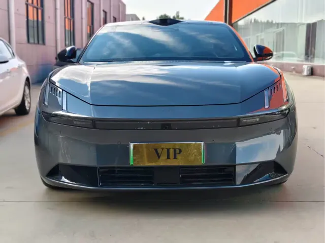 Lynk & Co Z10 — Фото автомобиля 2