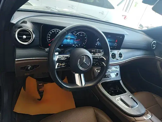 Mercedes-Benz E-Class — Фото автомобиля 9