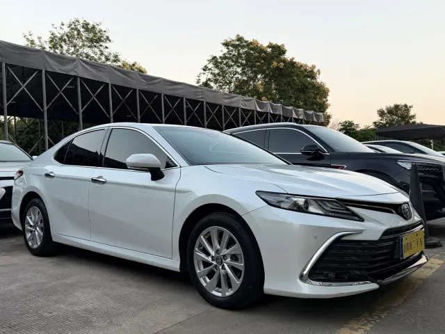 Toyota Camry — Фото автомобиля 3