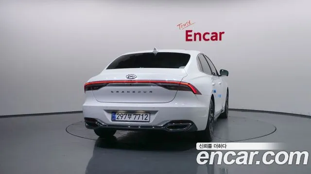 Hyundai Grandeur — Фото автомобиля 3