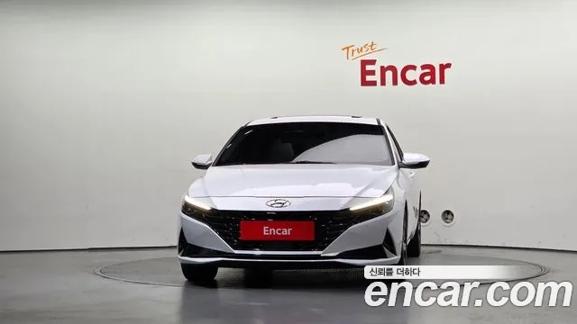 Hyundai Avante CN7 — Фото автомобиля 3