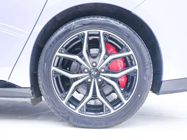 Dongfeng eπ 007 — Фото автомобиля 13