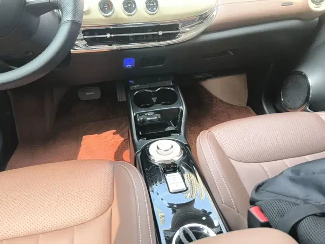 Wuling Bingo — Фото автомобиля 9