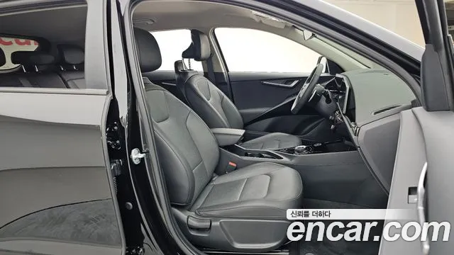 Kia Niro — Фото автомобиля 11