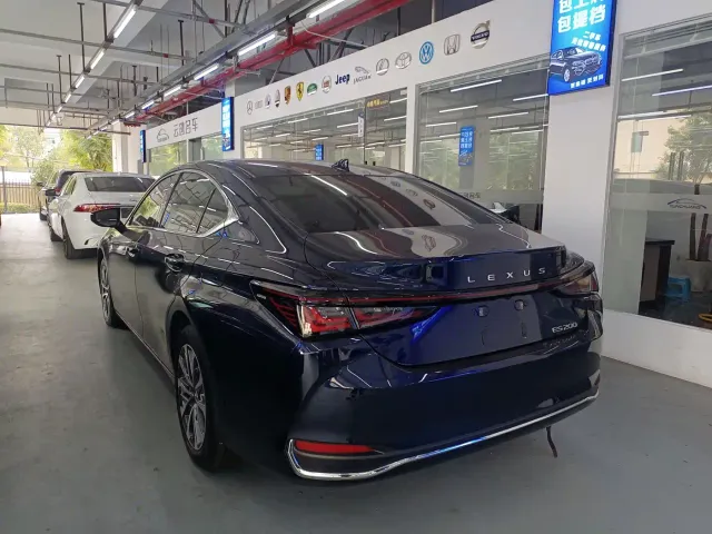 Lexus ES — Фото автомобиля 6