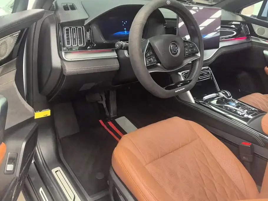 BYD Tang New Energy 2023 Model DM-i Champion Edition 112KM Honor — Фото автомобиля 12