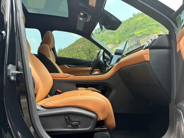 Geely Boyue L — Фото автомобиля 5