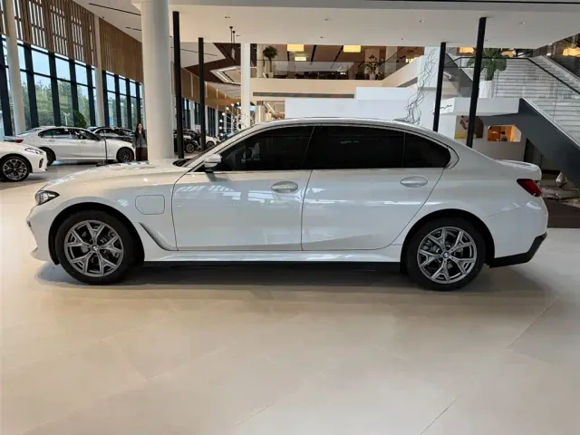 BMW i3 — Фото автомобиля 3