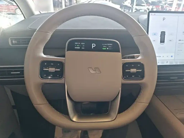 Li Auto MEGA — Фото автомобиля 10