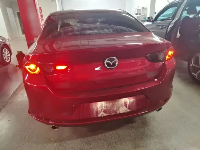 Mazda Axela — Фото автомобиля 5