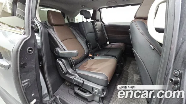 Honda Odyssey — Фото автомобиля 18