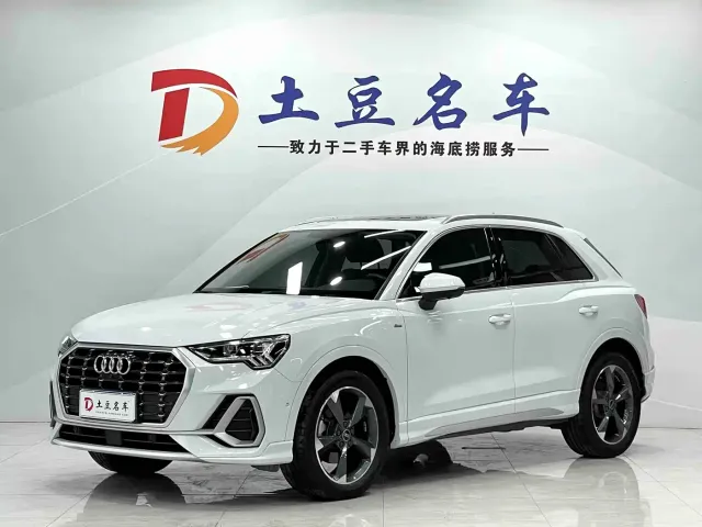 Фотография автомобиля — Audi Q3