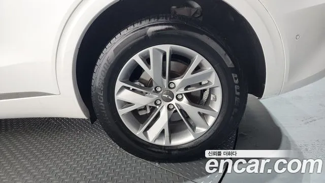 Genesis GV70 2.5T Бензин AWD — Фото автомобиля 21