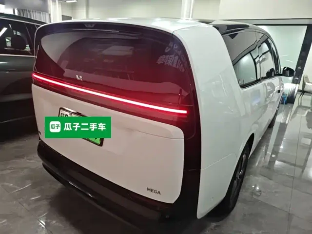 Li Auto MEGA — Фото автомобиля 6