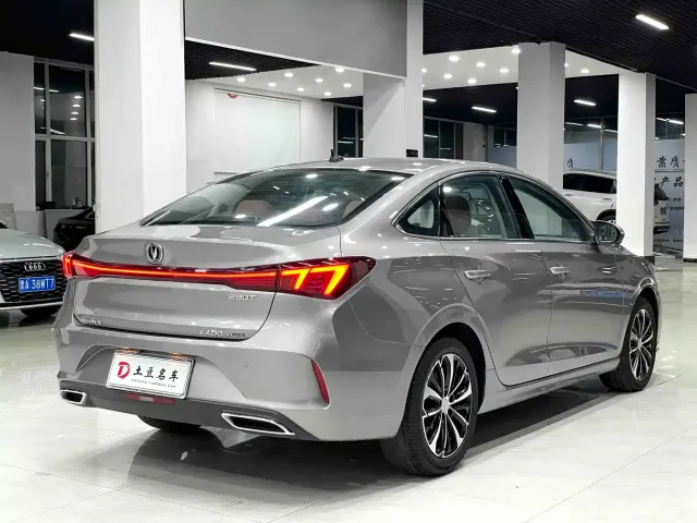 Changan Eado — Фото автомобиля 6