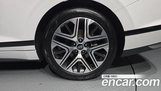 Hyundai Grandeur GN7 — Фото автомобиля 6