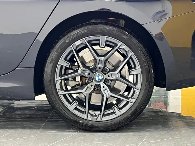 BMW 3 Series — Фото автомобиля 25