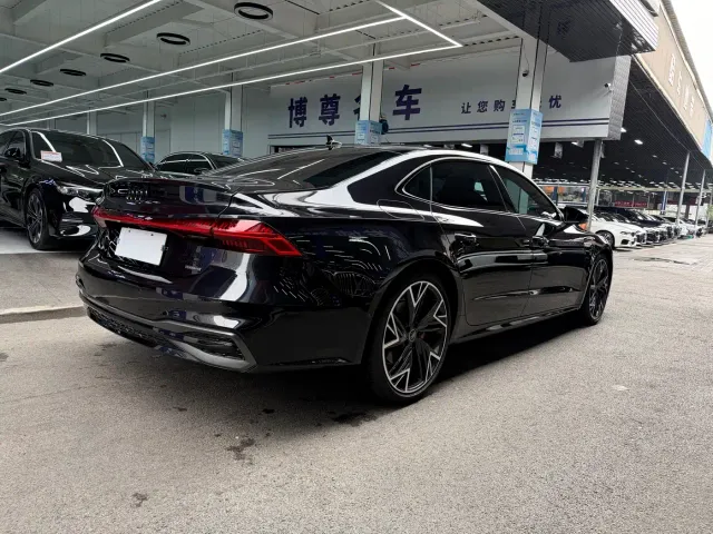 Audi A7L — Фото автомобиля 21